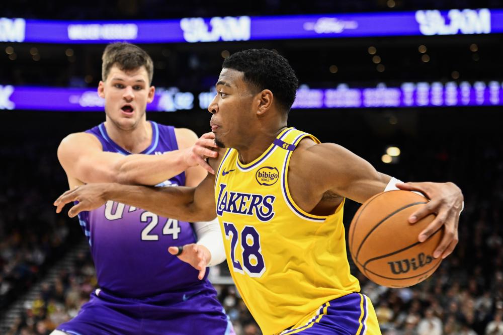 进攻端多以 进攻端多以